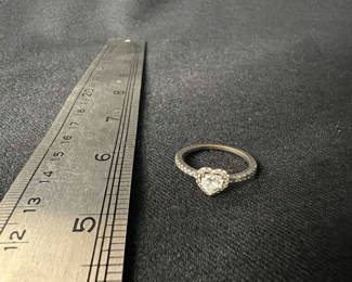 Lot 133: Heart-shaped cz diamond engagement ring
