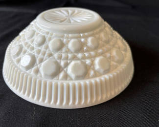 Lot 16: Two Milk Glass bowls