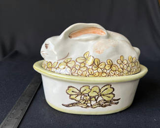 Lot 86: Louisville Stoneware Bunny & Clover covered casserole dish and Vintage, hand-painted Ginger Jar