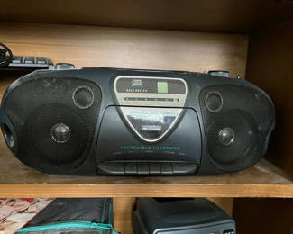 Lot 161: Collection of vintage boomboxes and media devices
