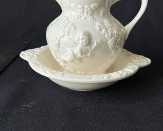 Lot 189: Vintage Lefton and McCoy Pottery Pitchers