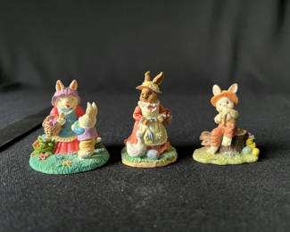 Lot 99: Set of Rabbit Figurines with Market Accessories