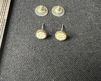 Lot 109: Assorted small earrings: crystal-stone and bead-cluster studs