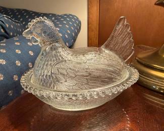 vintage Jeanette Glass Co hen-on-nest