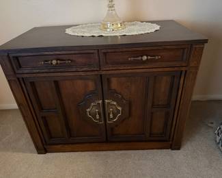 Saginaw Expand-o-Matic dining table