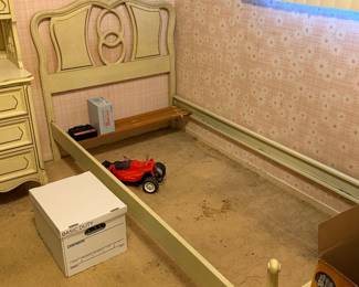Vintage bedroom set