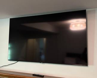 BUY IT NOW! $150.00. 50" Samsung smart TV. Call Jan at 314 960-5700