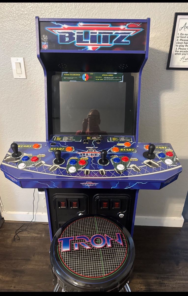 Arcade1Up NFL Blitz Video Arcade Cabinet Machine Home Arcade Game With stool