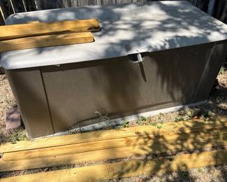 Rubbermaid Deck Box