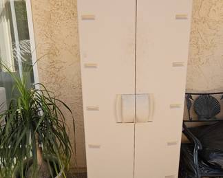 Rubbermaid Vertical Outdoor Storage Shed