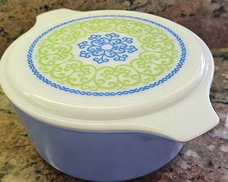 Pyrex 475-B Ocean Filigree 2 1/2 Quart Cinderella Casserole Dish