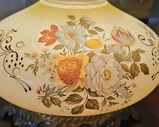Vintage Floral 'Gone With The Wind' Style Electric Hurricane Lamp with Quoizel Mark