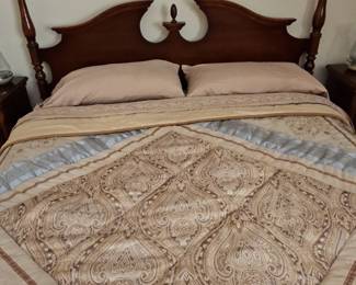 Traditional Mahogany King Size Poster Bed
