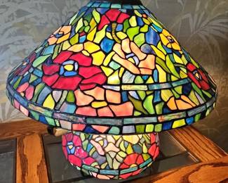Tiffany-Style Poppy Motif Stained Glass Table Lamp