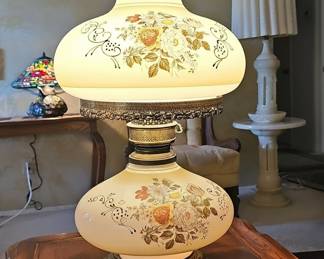 Vintage Floral 'Gone With The Wind' Style Electric Hurricane Lamp with Quoizel Mark