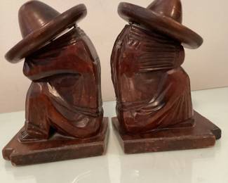 Wooden 1950s Mexican bookends - hat lifts open