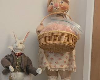 Alice in Wonderland White Rabbit & AnnaLee Large Bunny