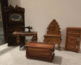 Dollhouse Furniture 