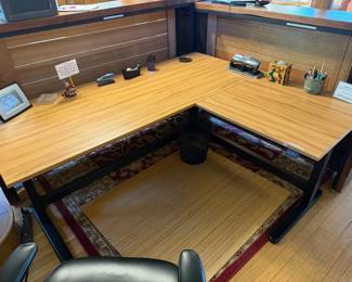 FULLY brand electric "L-Shaped" standing desk, fits perfectly in Hardwood Reception in entry. Bamboo top, no offgassing. Paid $1500 in 2018, selling for $750.