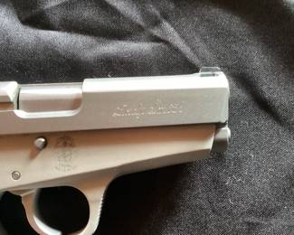 No. 19- Smith & Wesson 3913 Lady Smith Semi-Auto 9mm