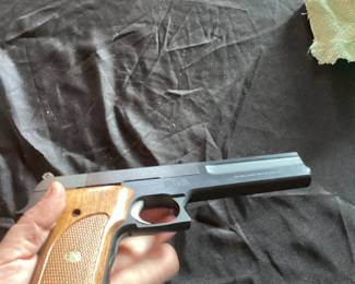 No.12- Smith & Wesson 422 Semi Auto .22 LR
