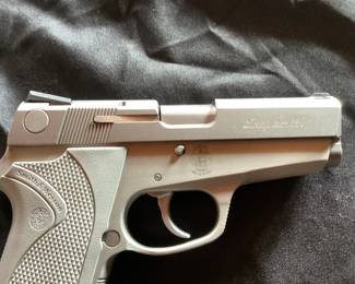 No. 19- Smith & Wesson 3913 Lady Smith Semi-Auto 9mm