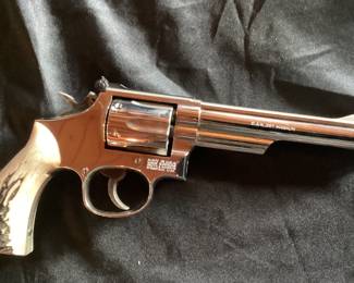 No. 4- Smith & Wesson 19-5 Revolver 38 Special