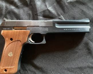 No.12- Smith & Wesson 422 Semi Auto .22 LR