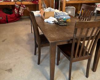 Table with 3 chairs