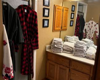 Robes, Towels