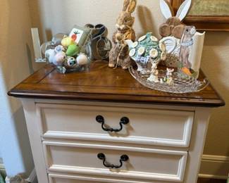 Haverty's Bedside Table