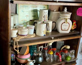 Syrup dispensers, bar accessories 