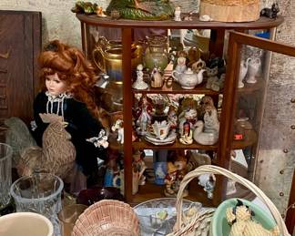Tiny figurines 