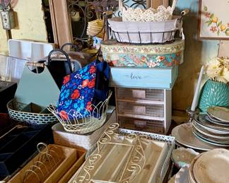 Storage bins and trays