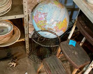 Globes, vintage Kitchen stool 