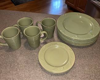 Dishware set