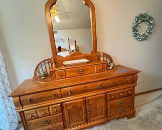 Vanity Dresser