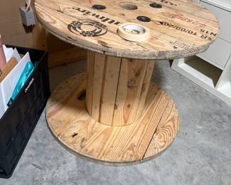 Electric wire spool