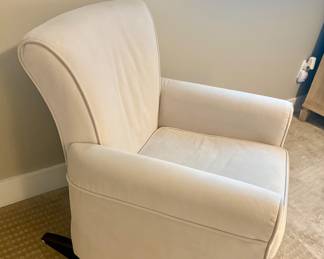 Rocker - Will sell ahead of sale.