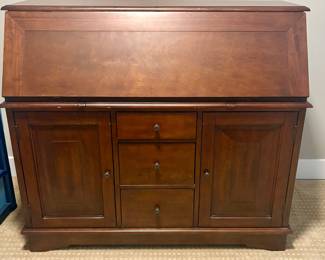 Desk Pottery Barn - Will sell ahead of sale.