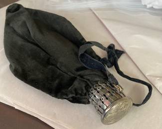 Victorian style expandable gate evening bag