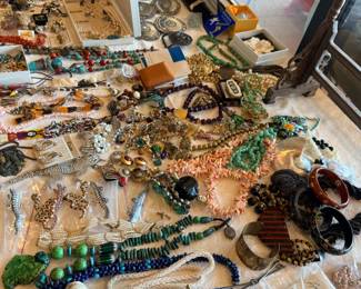 JEWELRY GALORE. - SO MANY INTERESTING PCS