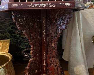 THIS IS INCREDIBLE! THE CARVINGS INSANE!