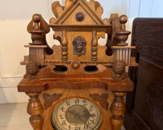 ANTIQUE WOOD CLOCK