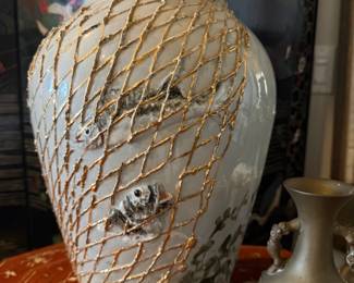 ANOTHER INCREDIBLE CERAMIC ASIAN VINTAGE VASE