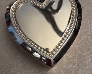 Moments of Beauty Heart Candle