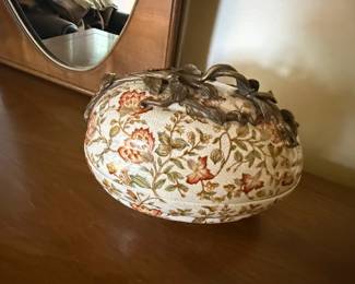 Vintage Wong Lee Porcelain Box with Bronze Foliate Lid