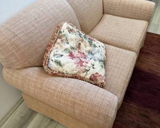 Traditional upholstered client - great condition 