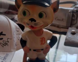 1967 detroit tigers gold base bobble head
