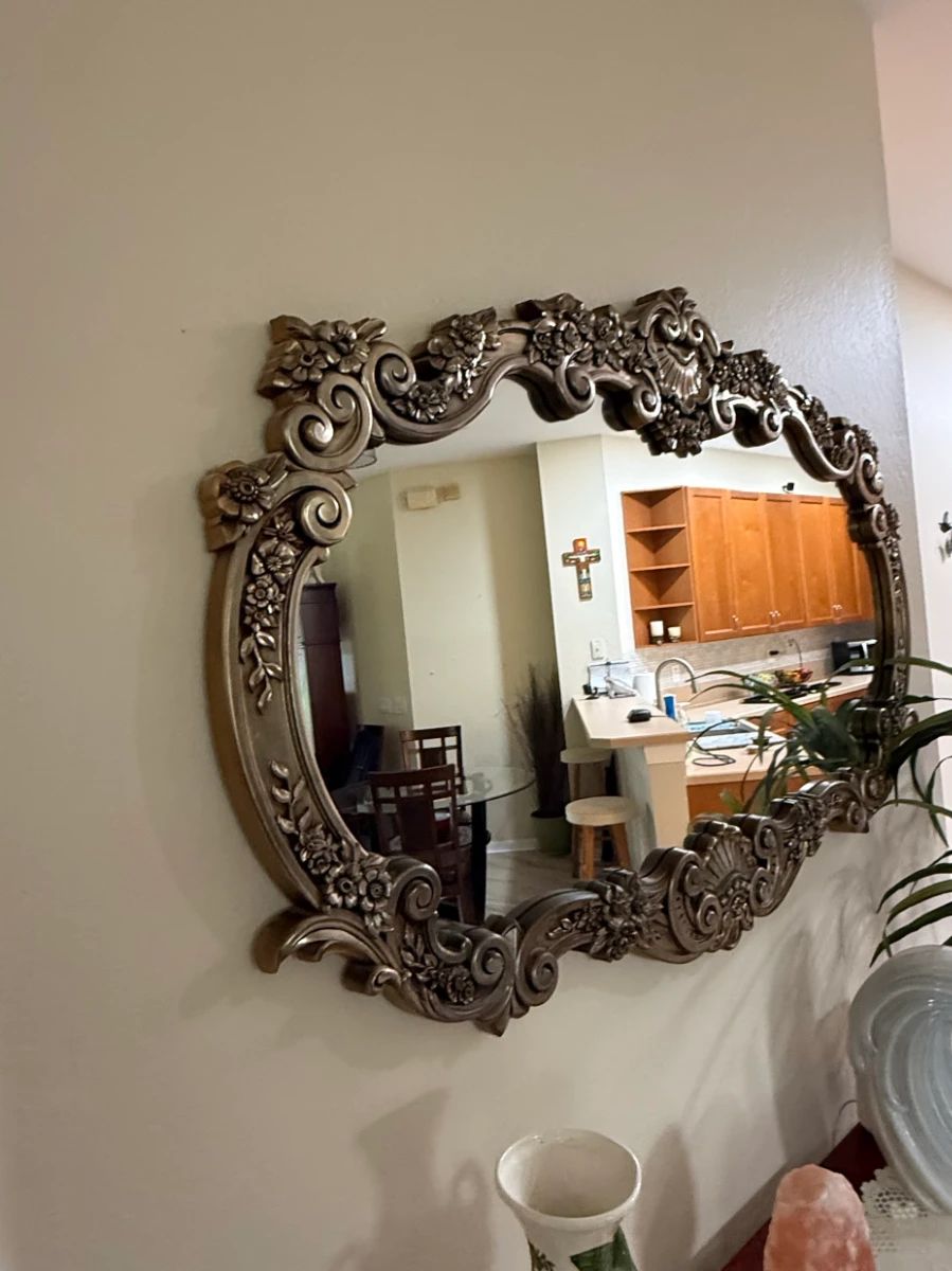 Vintage Ornate Syroco Gold Mirror